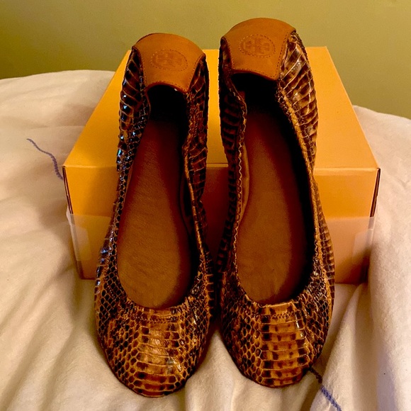 Tory Burch Python Snake Logo Flats - Picture 2 of 16